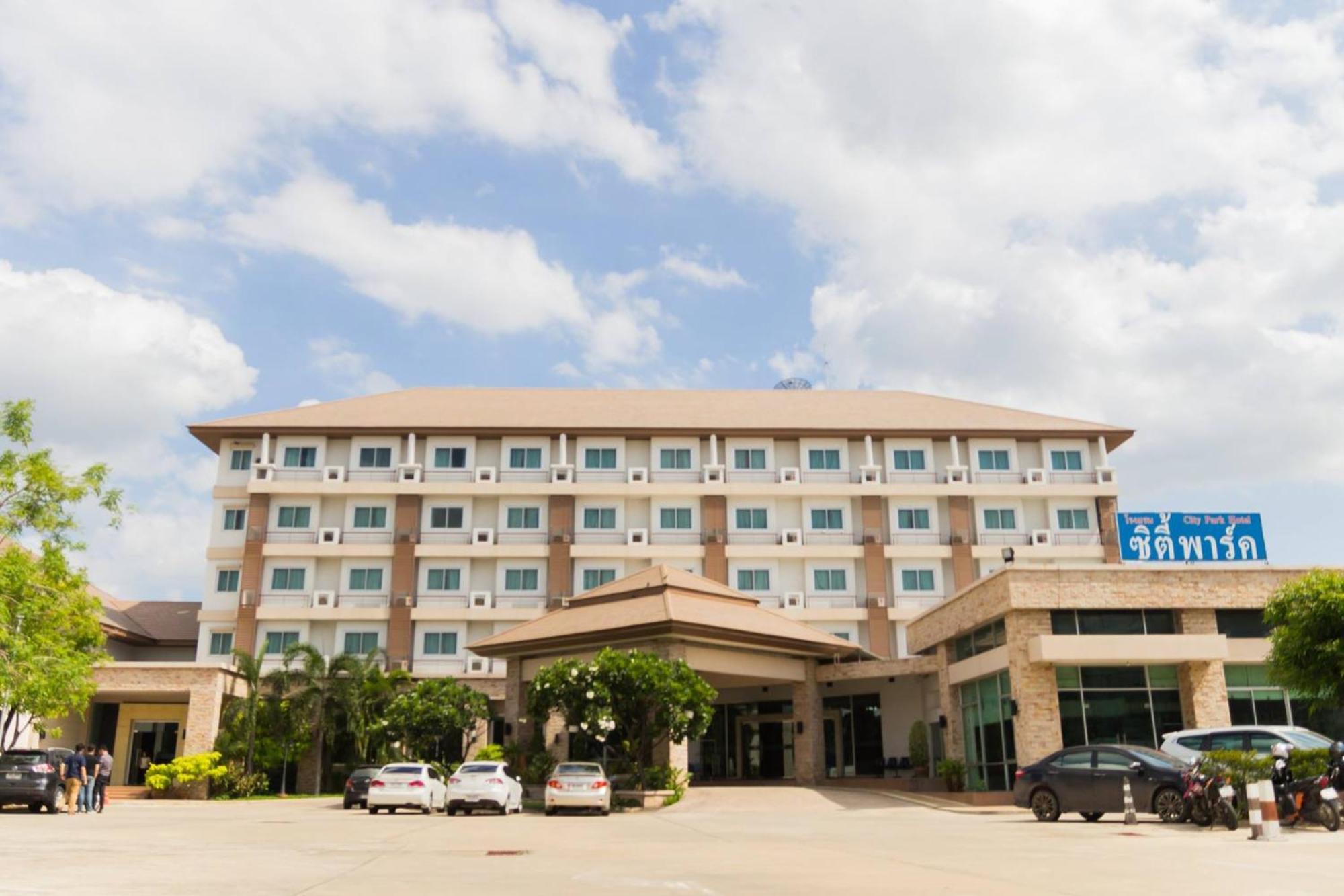 โรงแรม ซิตี้พาร์ค โคราช City Park Hotel Nakhonratchasima Exterior photo