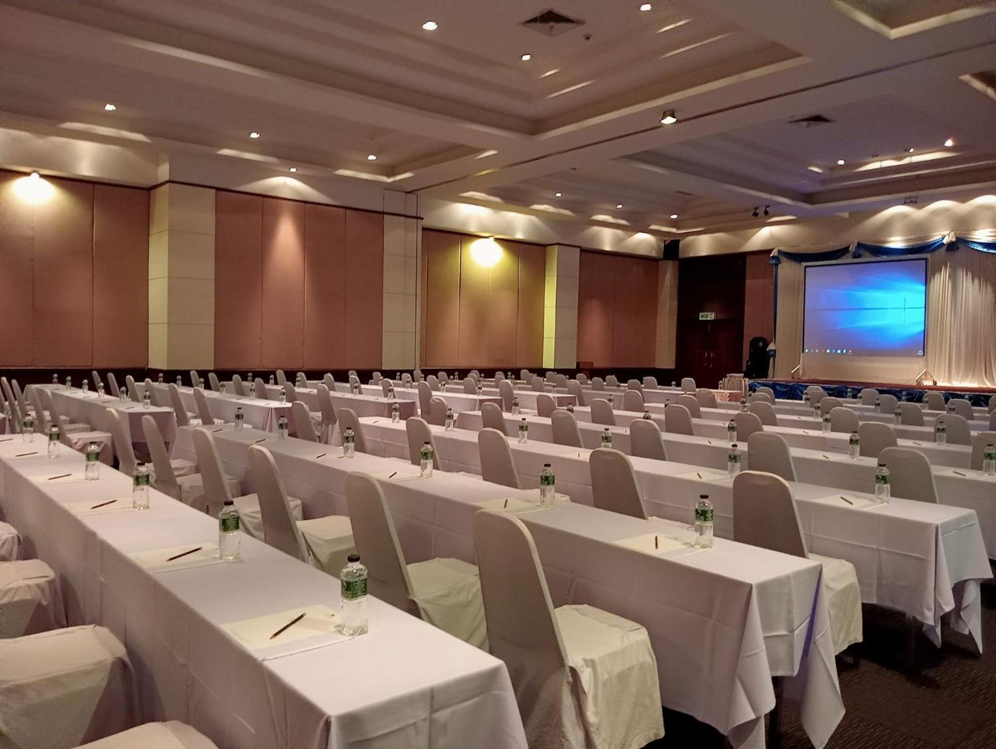 โรงแรม ซิตี้พาร์ค โคราช City Park Hotel Nakhonratchasima Exterior photo