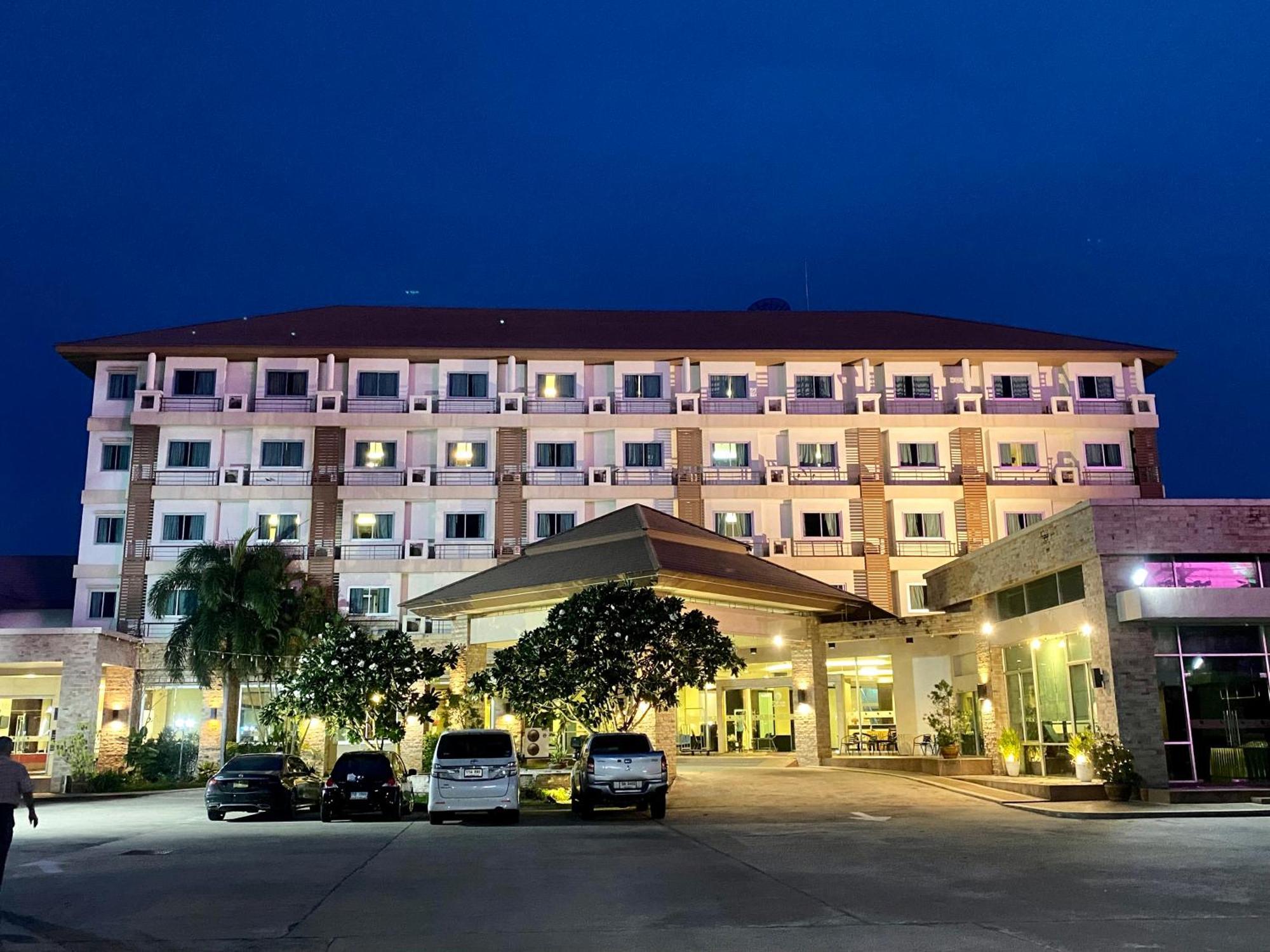 โรงแรม ซิตี้พาร์ค โคราช City Park Hotel Nakhonratchasima Exterior photo