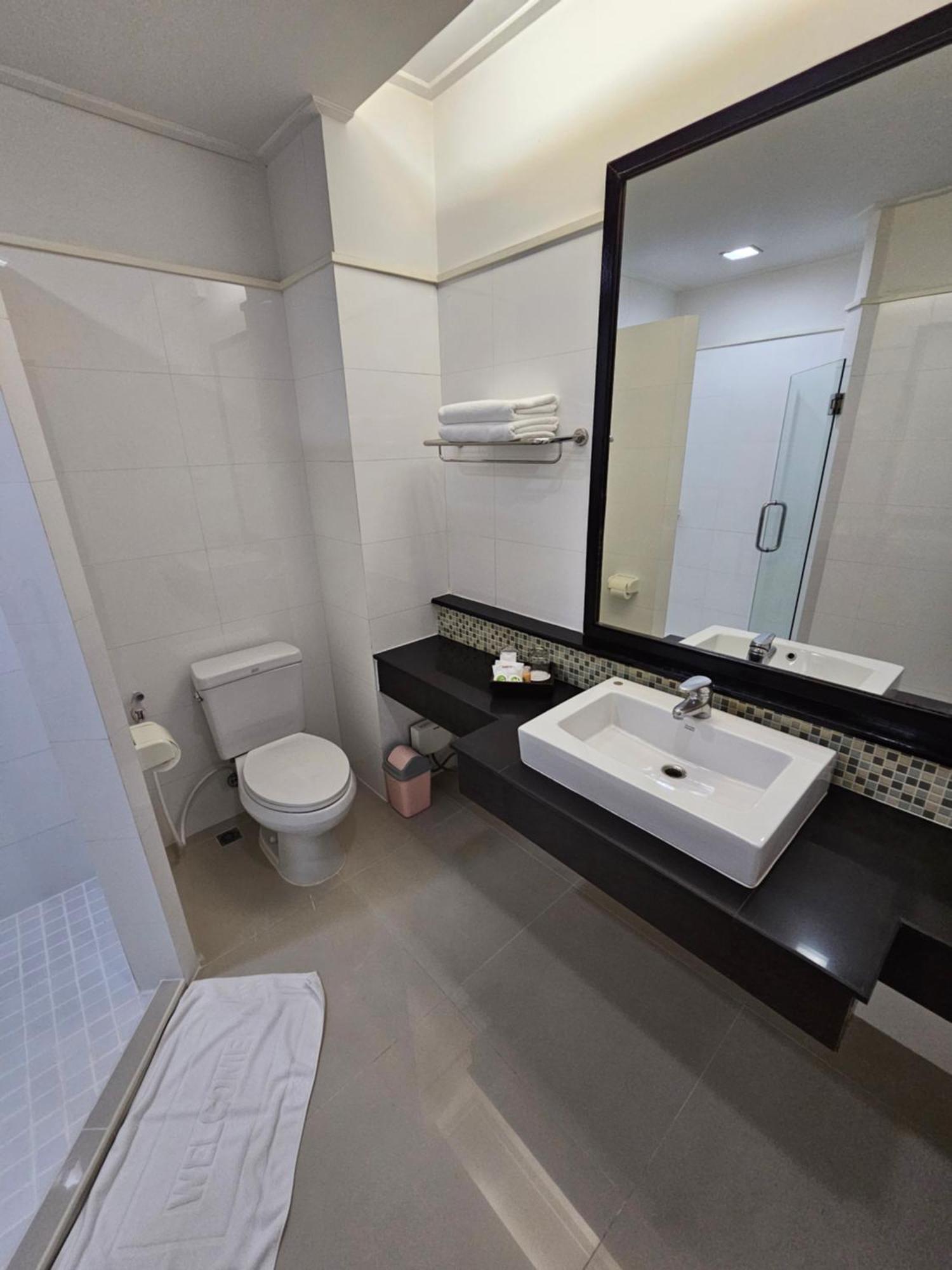 โรงแรม ซิตี้พาร์ค โคราช City Park Hotel Nakhonratchasima Exterior photo