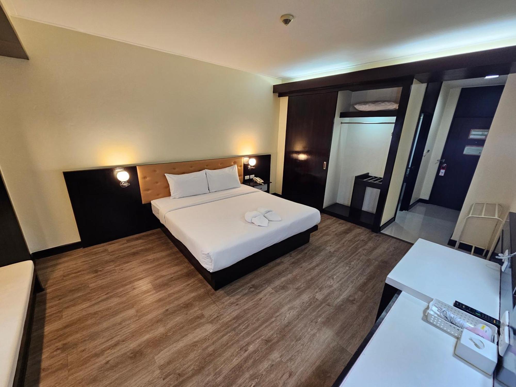 โรงแรม ซิตี้พาร์ค โคราช City Park Hotel Nakhonratchasima Exterior photo
