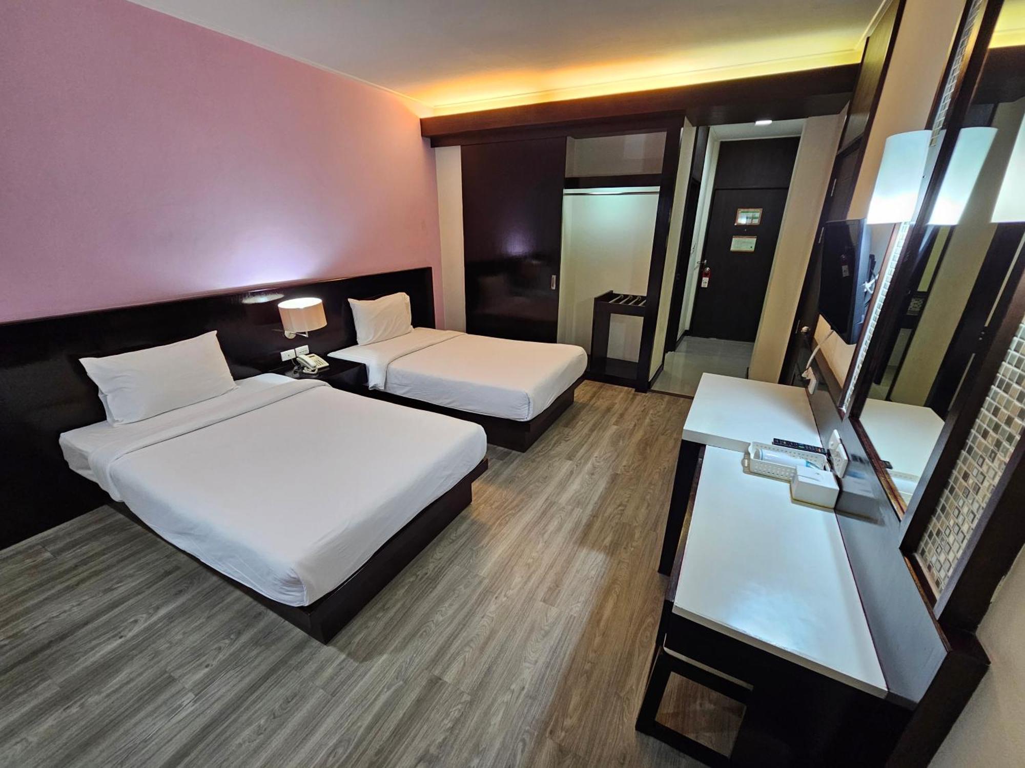 โรงแรม ซิตี้พาร์ค โคราช City Park Hotel Nakhonratchasima Exterior photo